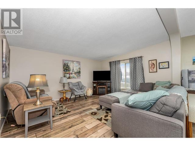 43 - 9510 97 N Highway, House other with 2 bedrooms, 2 bathrooms and 4 parking in Okanagan (Part) 1 BC | Image 12