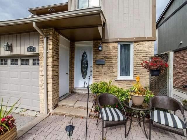 1255 Canborough Cres, House semidetached with 3 bedrooms, 3 bathrooms and 4 parking in Pickering ON | Image 12