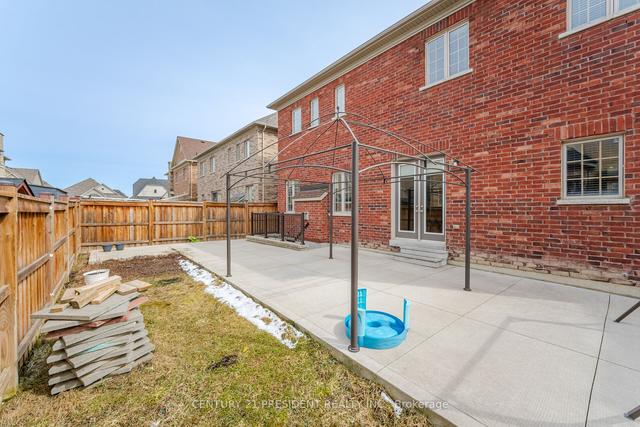 10 Poco St, House detached with 4 bedrooms, 5 bathrooms and 6 parking in Brampton ON | Image 35