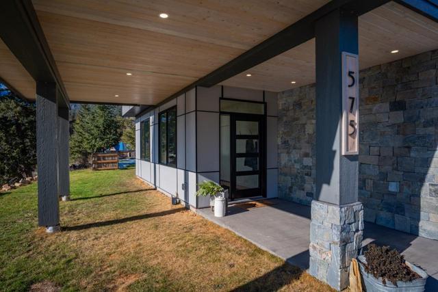 575 Larch Drive, House detached with 4 bedrooms, 3 bathrooms and 4 parking in Kaslo BC | Image 92