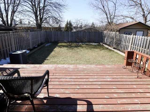 3640 Anniversary Rd, House semidetached with 3 bedrooms, 2 bathrooms and 4 parking in Mississauga ON | Image 19