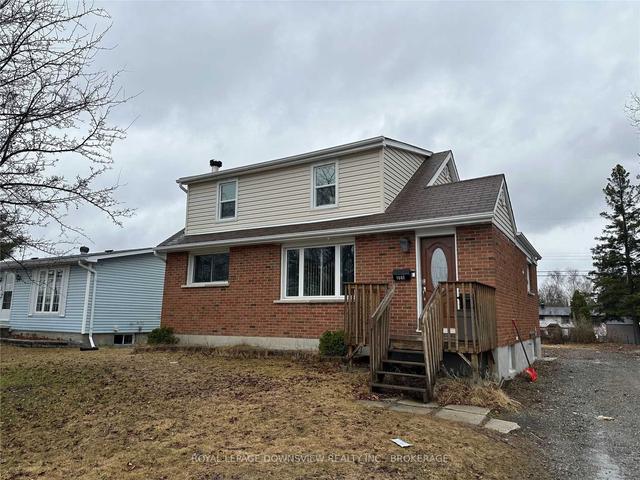 1807 Lamothe St, House detached with 4 bedrooms, 2 bathrooms and 4 parking in Greater Sudbury ON | Image 1