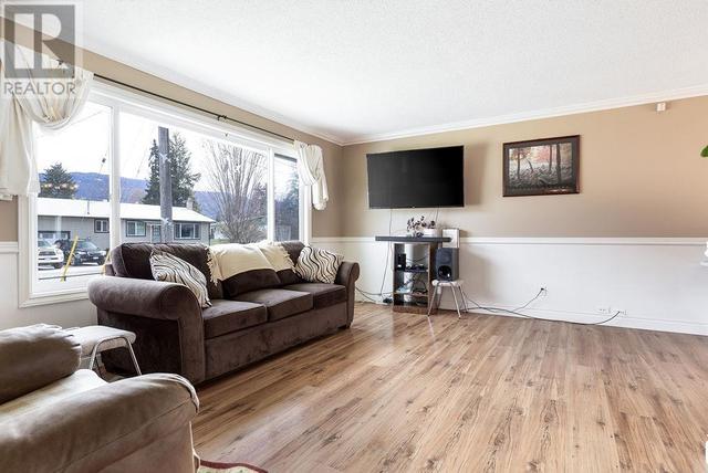 1805 Pete Street, House detached with 5 bedrooms, 2 bathrooms and 3 parking in Enderby BC | Image 5