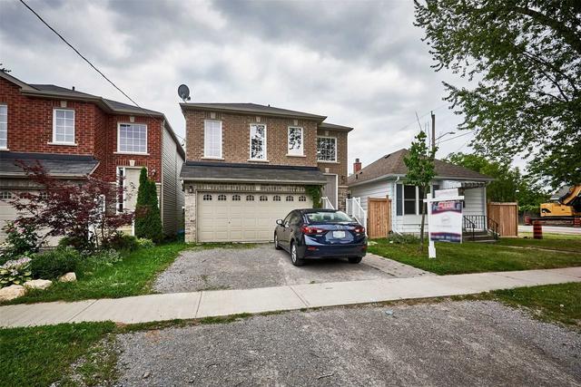 upper - 349 Pine Ave, House detached with 2 bedrooms, 2 bathrooms and 1 parking in Oshawa ON | Image 1