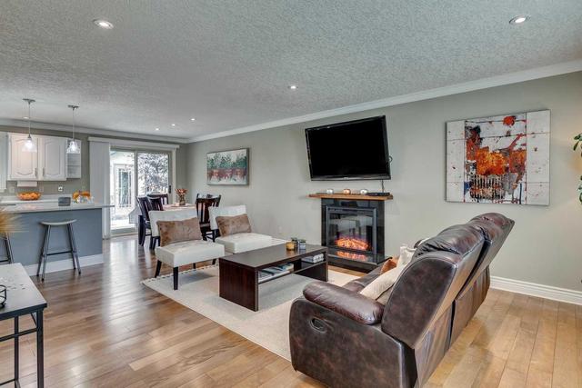 627 Strathcona Drive Sw, House detached with 5 bedrooms, 3 bathrooms and 4 parking in Calgary AB | Image 6