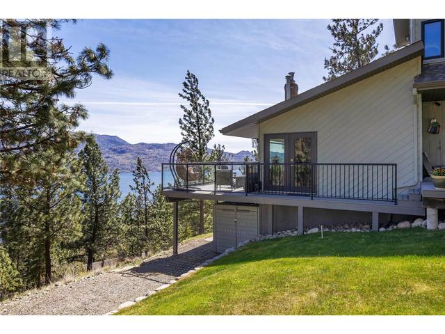 3943 Trepanier Heights Place, House detached with 5 bedrooms, 2 bathrooms and 8 parking in Peachland BC | Image 6