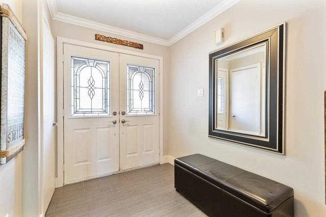 57 Gilgorm Rd, Townhouse with 3 bedrooms, 2 bathrooms and 1 parking in Brampton ON | Image 12