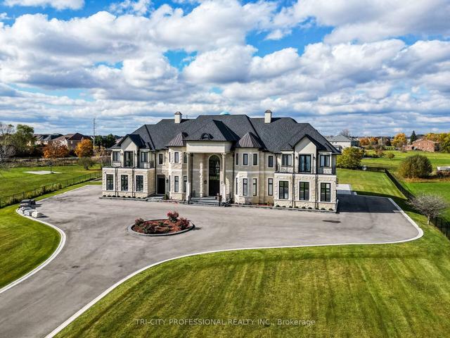 27 Morris Crt, House detached with 6 bedrooms, 7 bathrooms and 31 parking in Brampton ON | Image 36