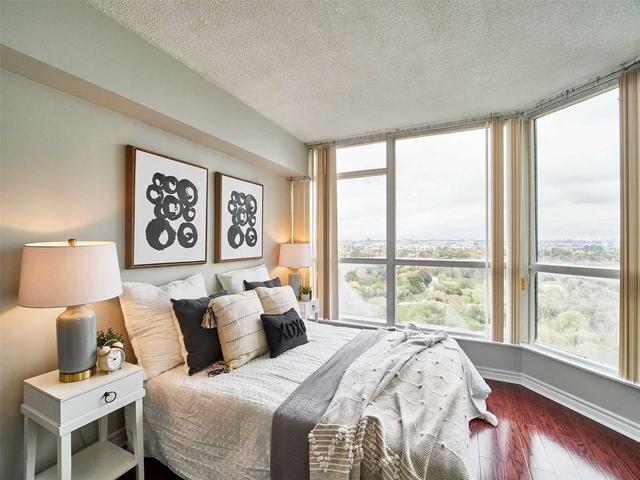 1611 - 1 Rowntree Rd, Condo with 2 bedrooms, 2 bathrooms and 1 parking in Toronto ON | Image 4