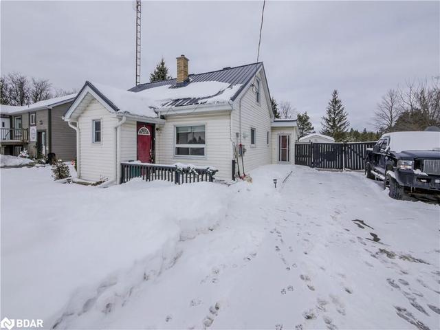 4876 90 County Road, House detached with 3 bedrooms, 1 bathrooms and 6 parking in Springwater ON | Image 1