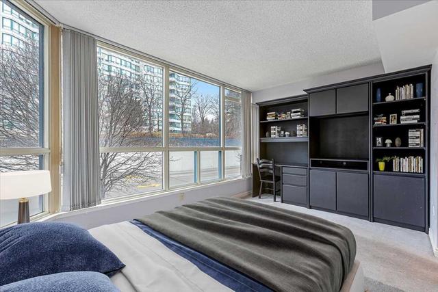 209 - 7300 Yonge St, Condo with 2 bedrooms, 3 bathrooms and 2 parking in Vaughan ON | Image 3