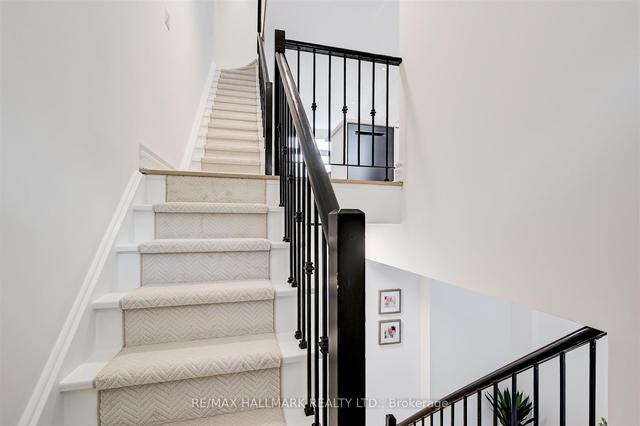 7 Macphail Ave, House attached with 3 bedrooms, 3 bathrooms and 1 parking in Toronto ON | Image 9