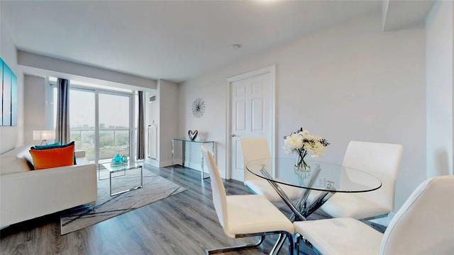 928 - 25 Greenview Ave, Condo with 2 bedrooms, 2 bathrooms and 1 parking in Toronto ON | Image 2