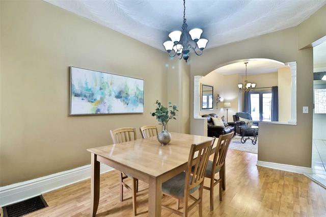 63 Shirley St, House attached with 3 bedrooms, 2 bathrooms and 0 parking in Toronto ON | Image 5
