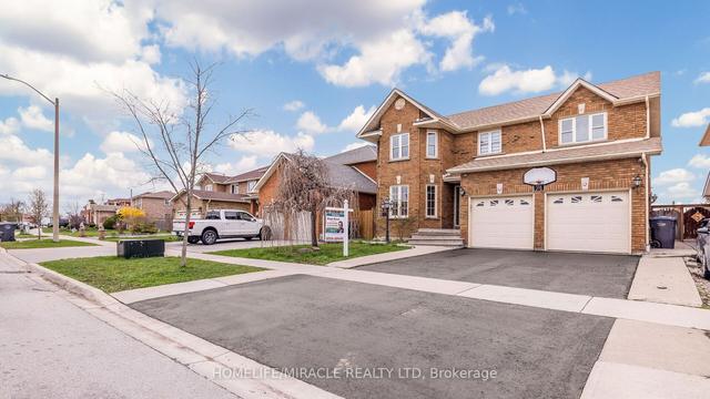 74 Kingknoll Dr, House detached with 4 bedrooms, 4 bathrooms and 4 parking in Brampton ON | Image 1