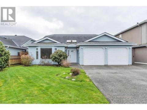 4579 Aurora Court, House detached with 3 bedrooms, 2 bathrooms and 4 parking in Delta BC | Card Image