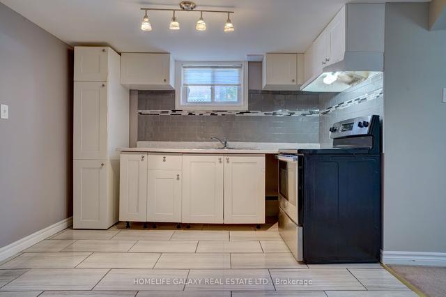 124 Thicketwood Dr, House detached with 2 bedrooms, 1 bathrooms and 1 parking in Toronto ON | Image 14