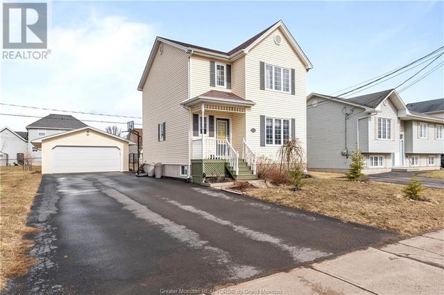 131 Rennick Rd, House detached with 4 bedrooms, 2 bathrooms and null parking in Moncton NB | Image 2