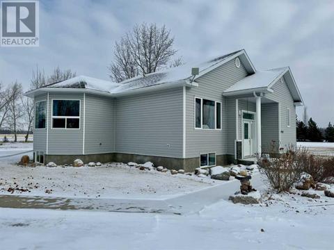 4702 50 Avenue, House detached with 3 bedrooms, 2 bathrooms and 6 parking in Smoky River No. 130 AB | Card Image