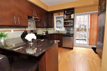 th93 - 117b The Queensway Ave, Townhouse with 3 bedrooms, 2 bathrooms and 2 parking in Toronto ON | Image 5
