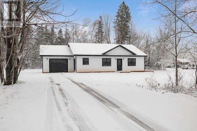 734 St Charles Road, House detached with 2 bedrooms, 2 bathrooms and null parking in Souris FD PE | Image 1