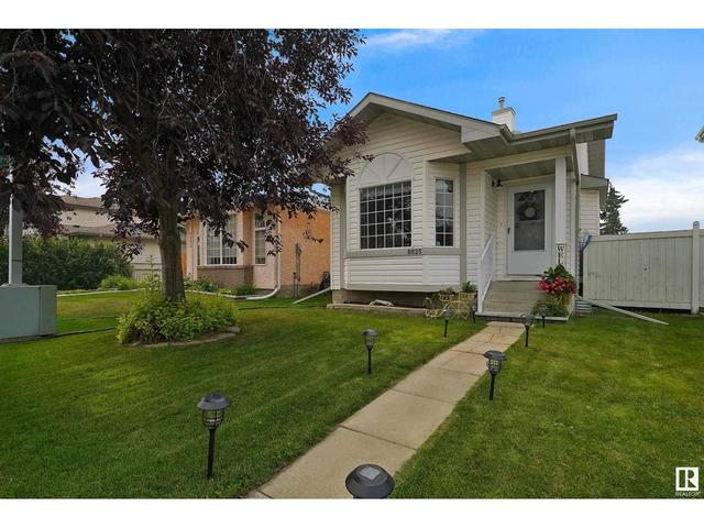 8025 15a Av Nw, House detached with 3 bedrooms, 2 bathrooms and 2 parking in Edmonton AB | Image 1