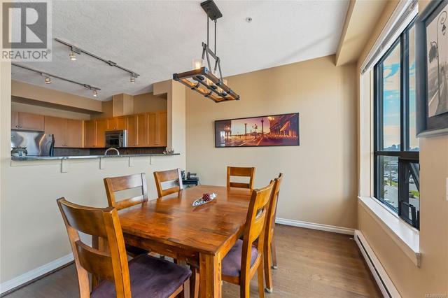 310 - 820 Short St, Condo with 3 bedrooms, 2 bathrooms and 1 parking in Saanich BC | Image 8