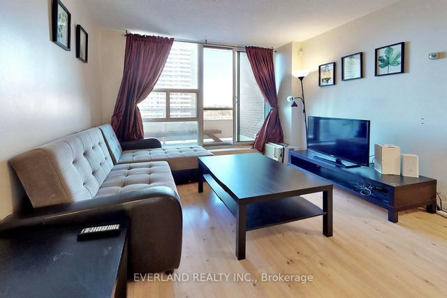 1111 - 175 Hilda Ave, Condo with 3 bedrooms, 2 bathrooms and 1 parking in Toronto ON | Image 6