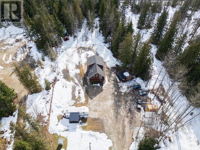 3299 Loschinski Road, House detached with 6 bedrooms, 3 bathrooms and null parking in Columbia Shuswap B BC | Image 54