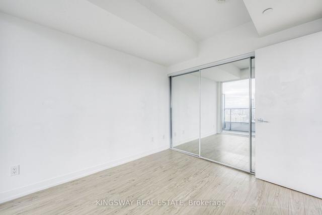 4206 - 85 Wood St, Condo with 2 bedrooms, 1 bathrooms and 0 parking in Toronto ON | Image 5