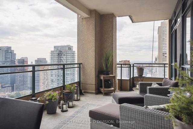 3002 - 35 Hayden St, Condo with 2 bedrooms, 3 bathrooms and 1 parking in Toronto ON | Image 6