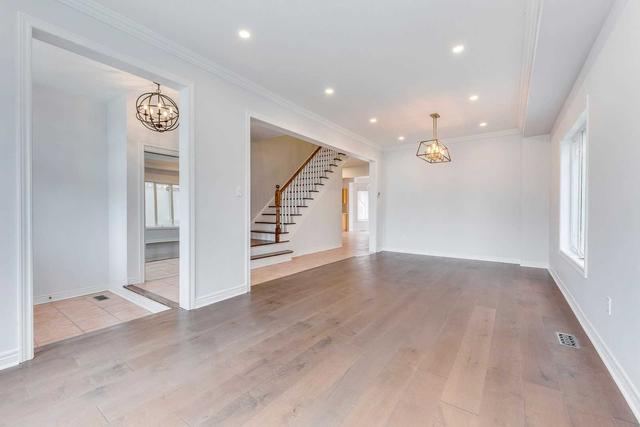 2591 North Ridge Tr, House detached with 5 bedrooms, 5 bathrooms and 6 parking in Oakville ON | Image 36