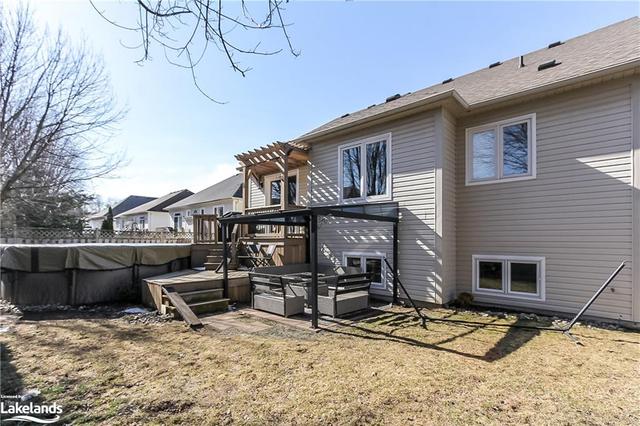7 Sparrow Lane, House detached with 3 bedrooms, 3 bathrooms and 6 parking in Wasaga Beach ON | Image 30