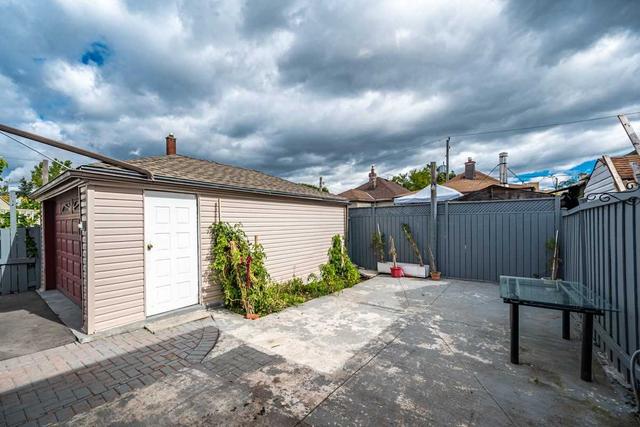 13 Birch Tree Cres, House detached with 3 bedrooms, 3 bathrooms and 4 parking in Toronto ON | Image 9
