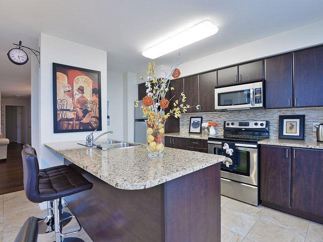 ph 220 - 35 Hollywood Ave E, Condo with 2 bedrooms, 2 bathrooms and 1 parking in Toronto ON | Image 11