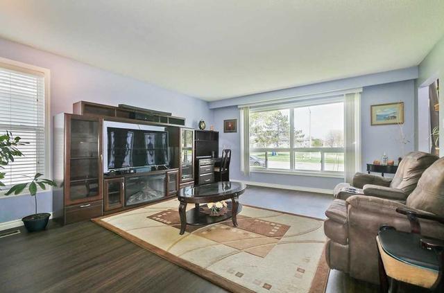 477 Silverstone Dr, House detached with 3 bedrooms, 3 bathrooms and 10 parking in Toronto ON | Image 39