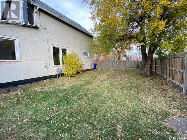 225 15th Street W, House detached with 3 bedrooms, 2 bathrooms and null parking in Prince Albert SK | Image 3