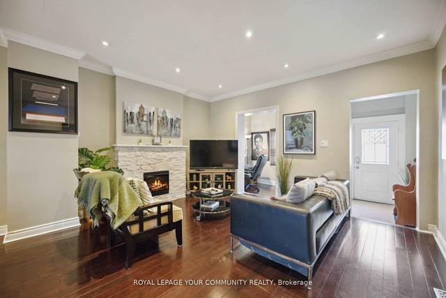961 Lansdowne Ave, House semidetached with 5 bedrooms, 3 bathrooms and 2 parking in Toronto ON | Image 33