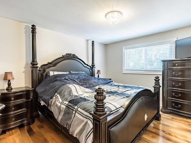 2213 Council Ring Rd, House semidetached with 4 bedrooms, 3 bathrooms and 5 parking in Mississauga ON | Image 13