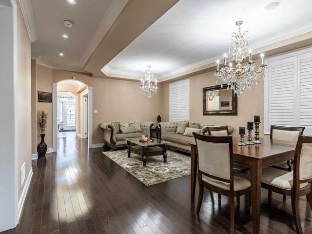 8 Orangeblossom Tr, House detached with 4 bedrooms, 6 bathrooms and 6 parking in Brampton ON | Image 2