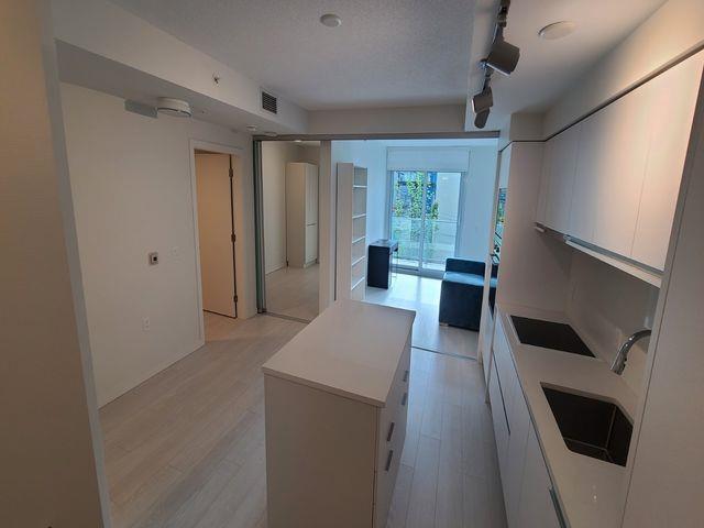 321 - 180 E 2nd Avenue, Condo with 1 bedrooms, 1 bathrooms and null parking in Vancouver BC | Card Image