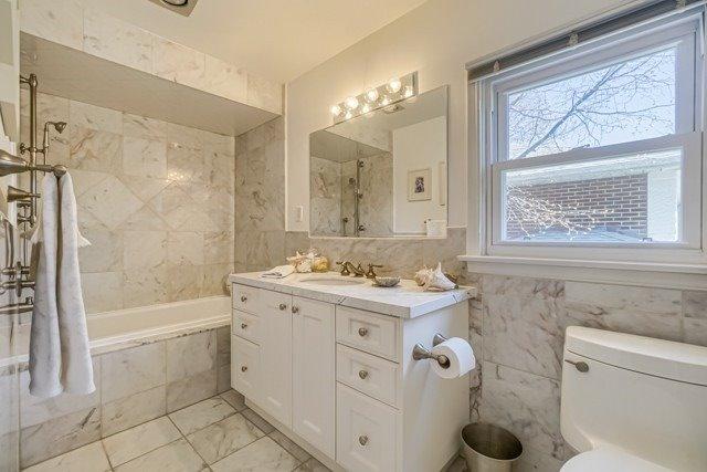 17 Redcastle Cres, House detached with 4 bedrooms, 3 bathrooms and 3 parking in Toronto ON | Image 21