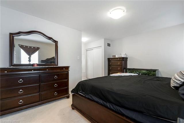 easily accommodates a king size bed | Image 9