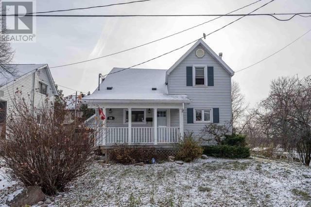 18 Rosedale Pl, House detached with 3 bedrooms, 1 bathrooms and null parking in Sault Ste. Marie ON | Image 1