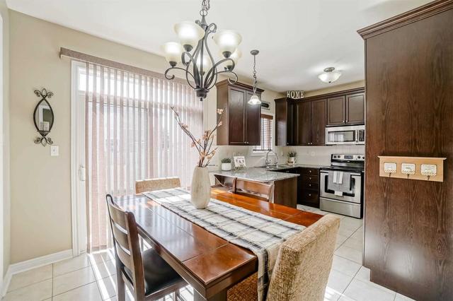 50 Amaranth Cres, House detached with 4 bedrooms, 3 bathrooms and 7 parking in Brampton ON | Image 4