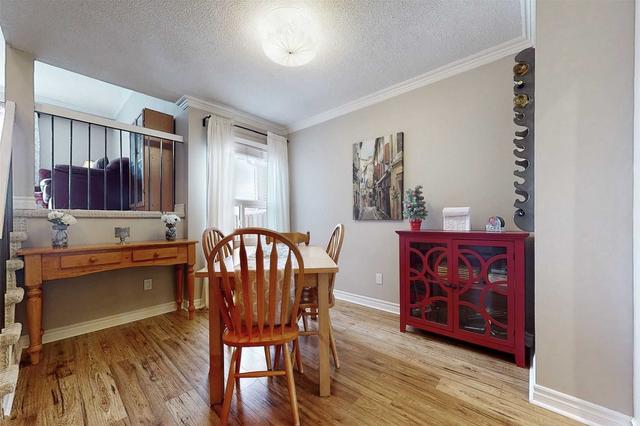 26 Ashurst Cres, House detached with 3 bedrooms, 2 bathrooms and 3 parking in Brampton ON | Image 7