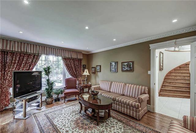 166 Valley Rd, House detached with 4 bedrooms, 4 bathrooms and 4 parking in Toronto ON | Image 6
