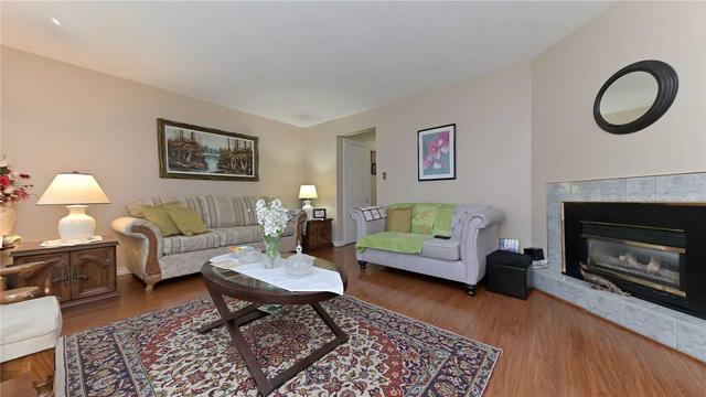 52 Carleton Pl, Townhouse with 3 bedrooms, 2 bathrooms and 2 parking in Brampton ON | Image 26