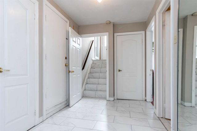 64 Leeward Dr, House detached with 3 bedrooms, 3 bathrooms and 4 parking in Brampton ON | Image 22
