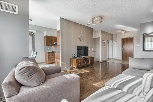 Lph09 - 50 Disera Dr, Condo with 3 bedrooms, 2 bathrooms and 2 parking in Vaughan ON | Image 6
